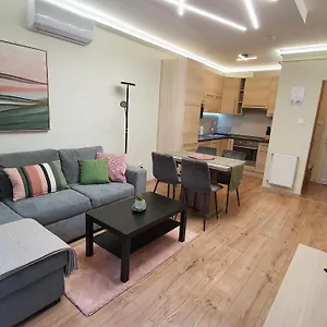  Apartman Ivett Maganszallashely-garazzsal